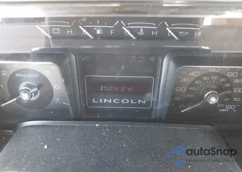 2010 Lincoln Navigator L z USA, uszkodzony, nr VIN 5LMJJ3H57AEJ02380